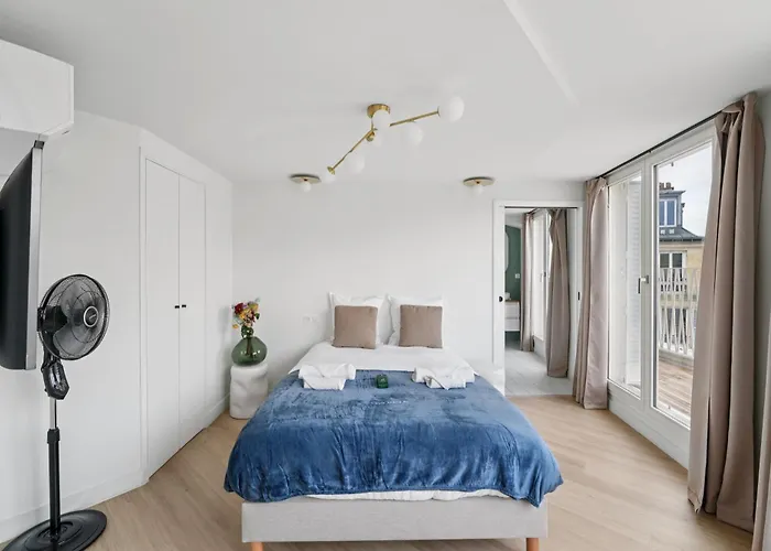 Lavie Maison Spacious With Terrace Apartment