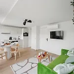 Lavie Maison Spacious With Terrace Apartment